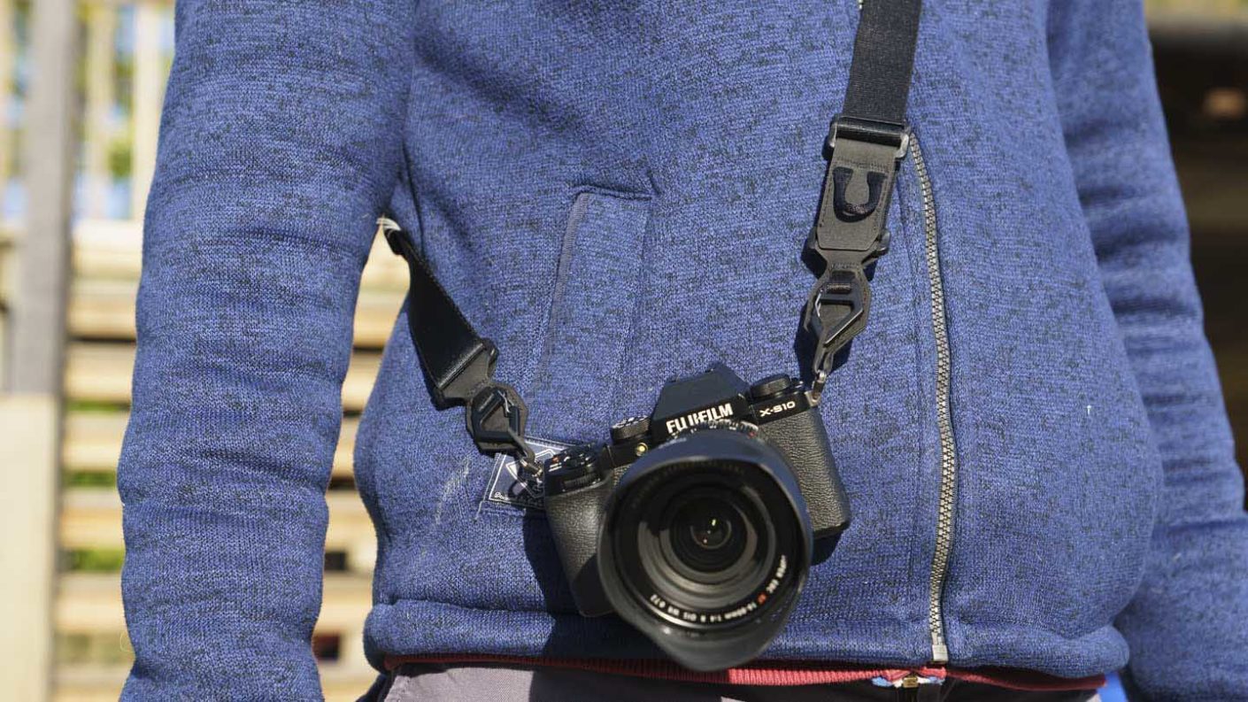 5 Essential Accessories For Your Nikon Or Canon DSLR Camera